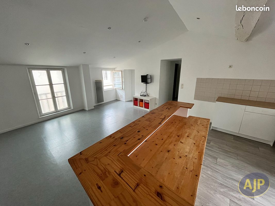 Appartement 2 pièces 64 m² · à Saintes · 64 m² · 635 €/mois