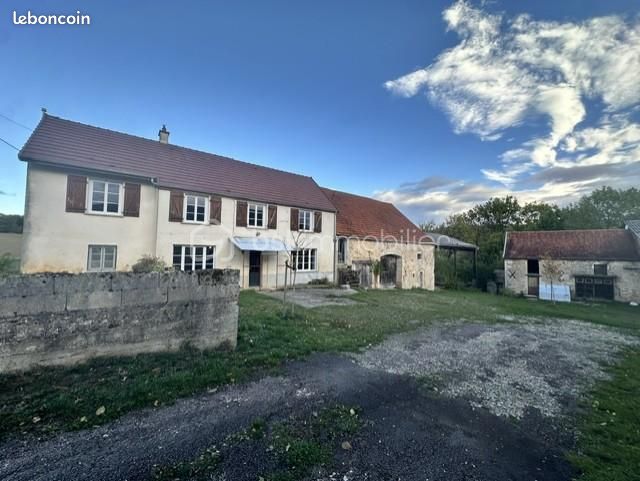 Maison 7 pièces 160 m² · à Oigny · 160 m² · 190 000 €