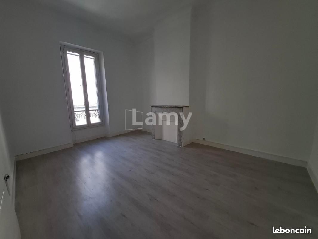 Appartement 3 pièces 56 m² · à Marseille · 56 m² · 820 €
