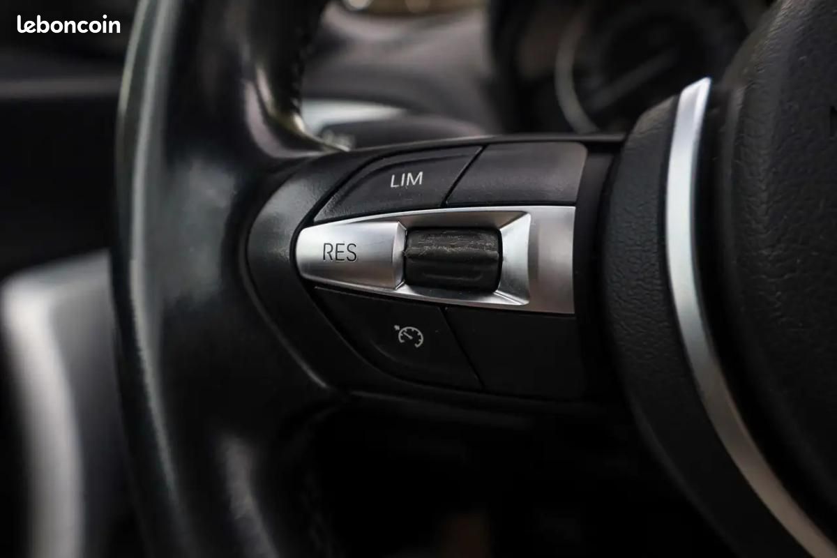 BMW M2 328 ch ARRIÈRE - BOITE MANUELLE M SPORT CAMÉRA D'AIDE AU STATIONNEMENT TOIT OUVRANT VOLANT... (image 24)