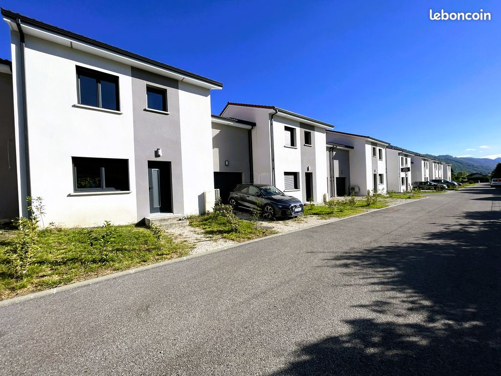 Maison 5 pièces 97 m² · à Froges · 97 m² · 349 000 €