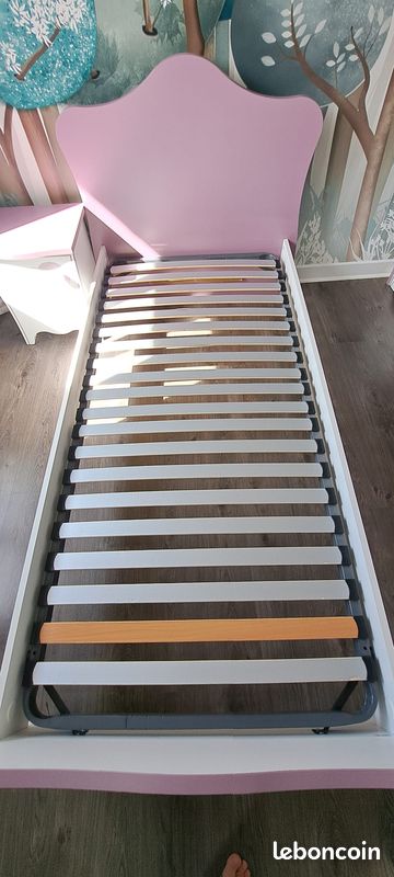 Chambre fille - lit avec tiroir - table de chevet - bureau (image 2)