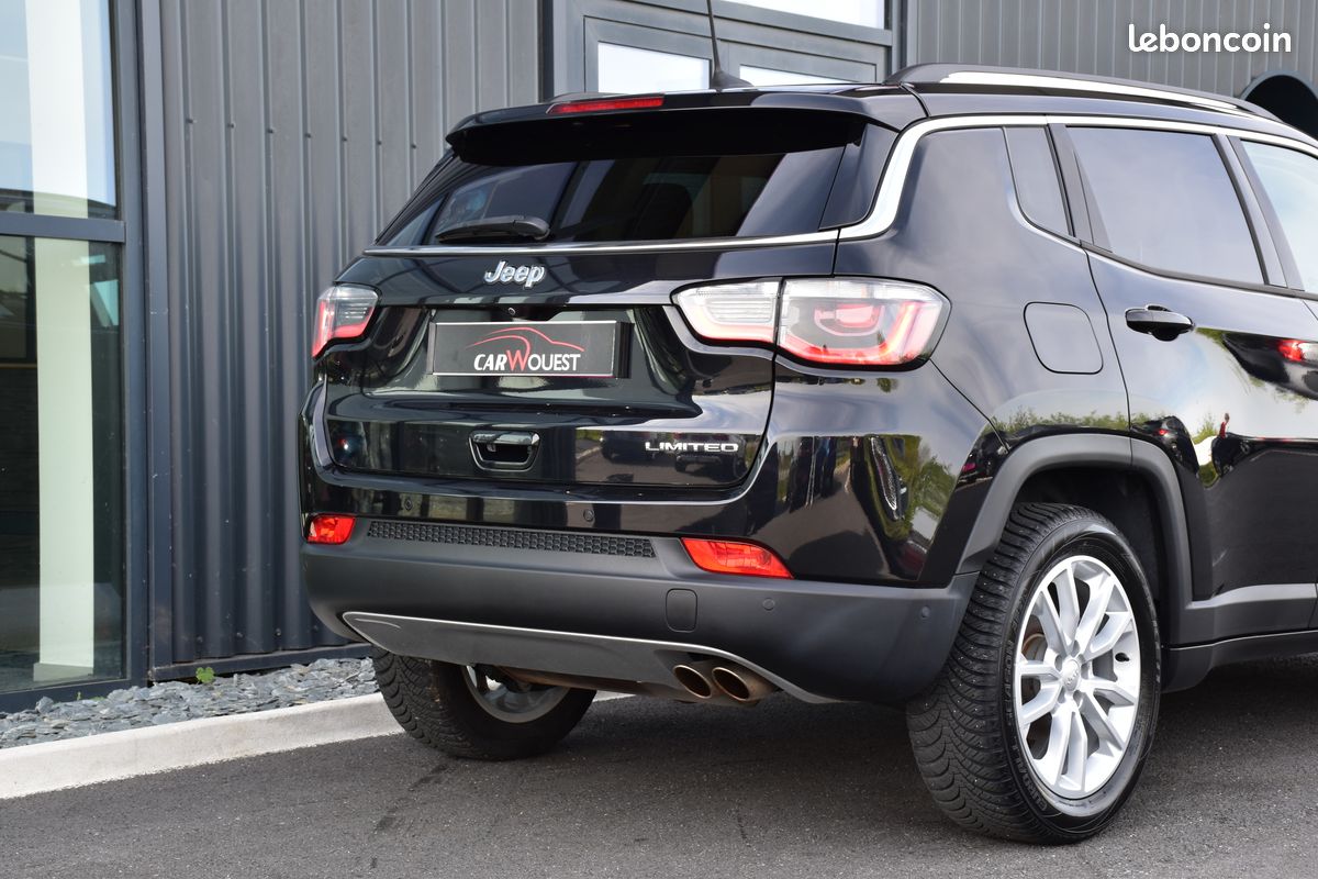Jeep Compass Limited BVA • 22 000 km • 1ère Main • Pack Hiver (image 9)