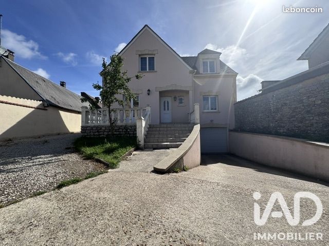 Maison 5 pièces 140 m² · à Ymonville · 140 m² · 1 250 €