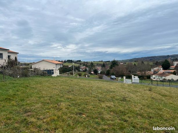 Terrain 819 m² Montbron