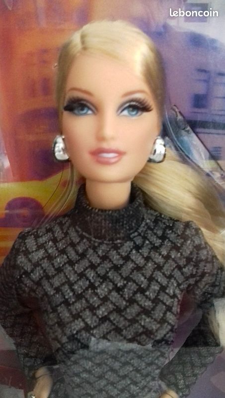 poupee neuve barbie blonde look city shopping COLLECTOR