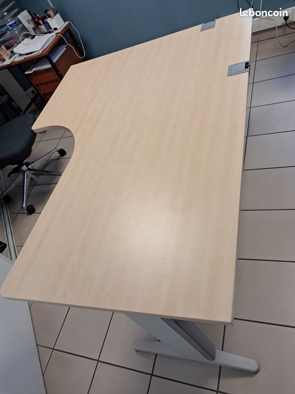Bureau (image 1)