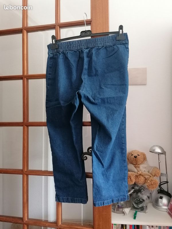 Pantacourt bleu 44 blanche porte Vêtements