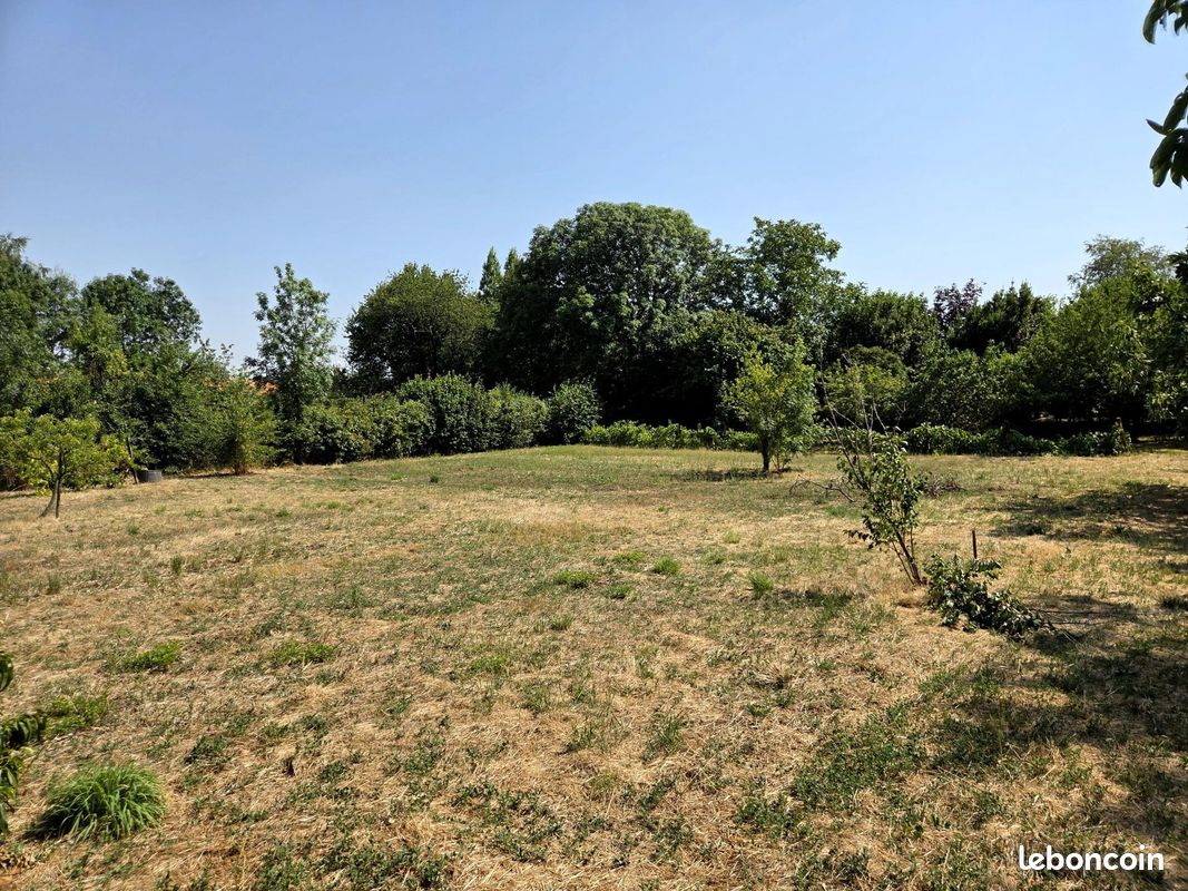 Terrain 2087 m² · à Saint-Rémy · 2 087 m² · 120 000 €