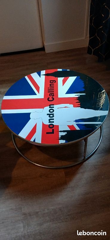 Table (image 3)