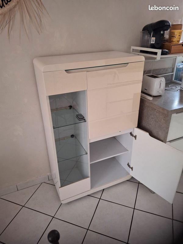 Meuble laqué blanc (image 3)