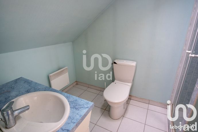 https://img.leboncoin.fr/api/v1/lbcpb1/images/2d/5c/2f/2d5c2f6529ae612d9c3506f79523b3cf6ad33a8f.jpg?rule=ad-image