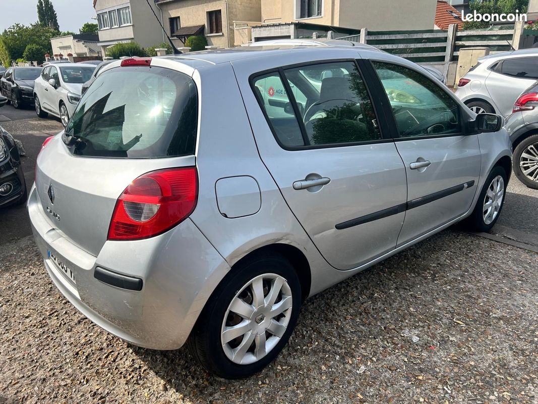 RENAULT CLIO III 1.5 dCi 85 eco2 Extrême Claire/CREDIT POSSIBLE (image 4)