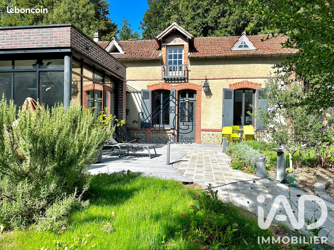 Maison 6 pièces 171 m² · à Jouy · 171 m² · 469 000 €