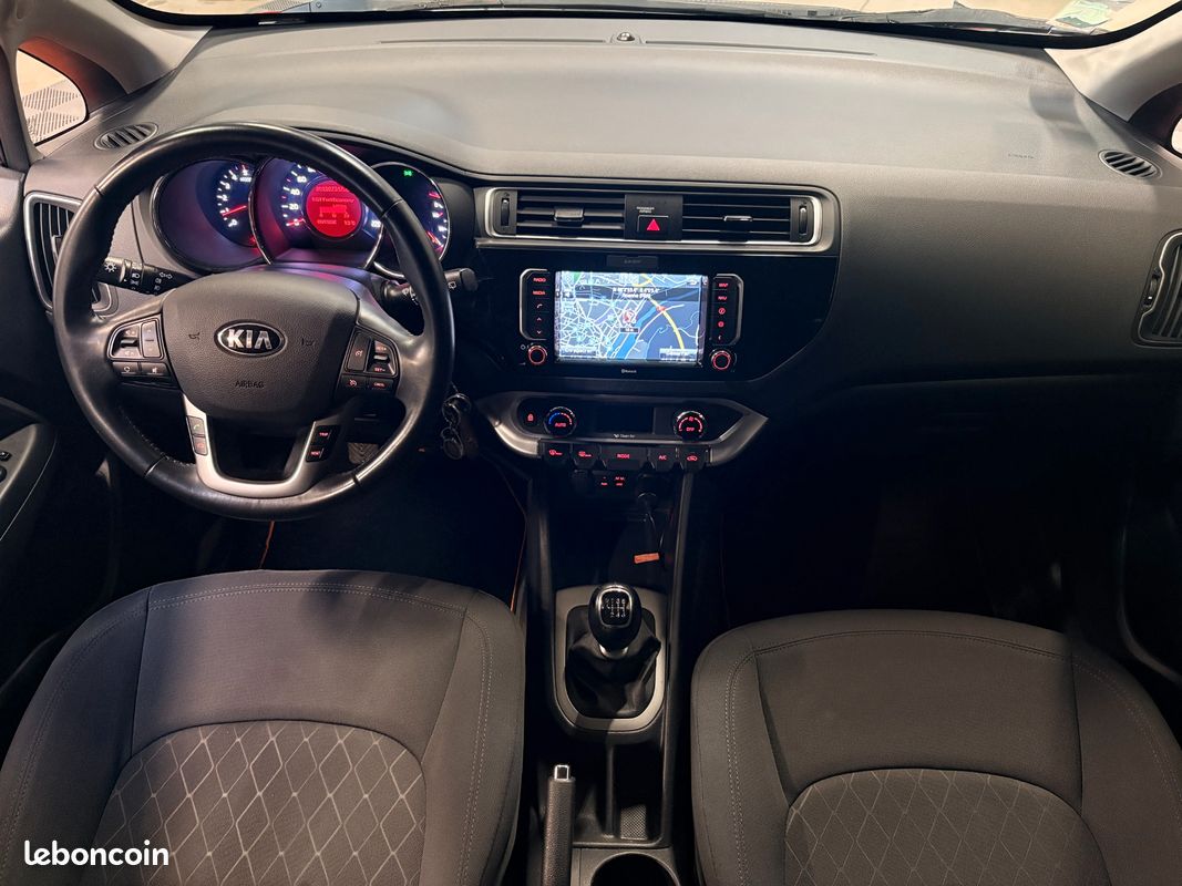Kia rio 1.4 crdi 90 uefa euro 2016 (image 14)