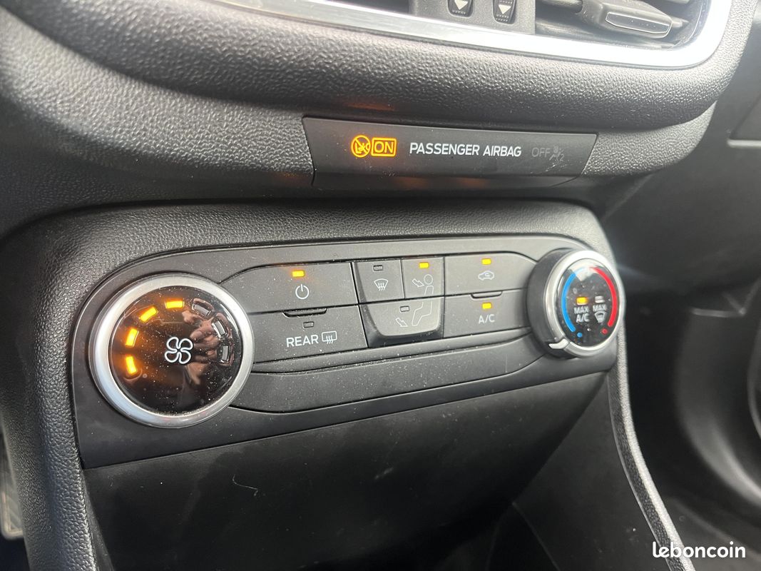 FORD Fiesta 1.1 70 ch BVM5 Cool & Connect (image 11)