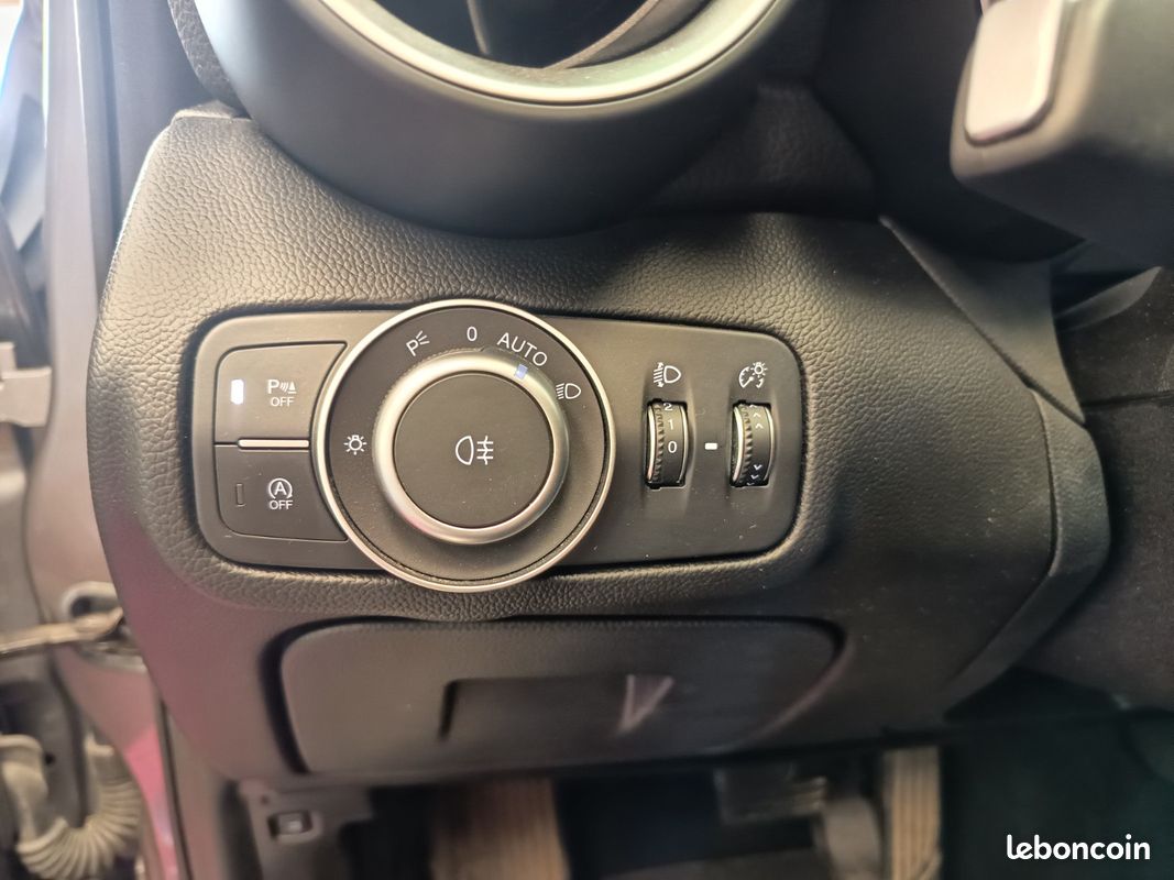 ALFA ROMEO GIULIA MY19 2.2 190 CH AT8 EXECUTIVE - ATTELAGE / CAMERA / Garantie (image 30)