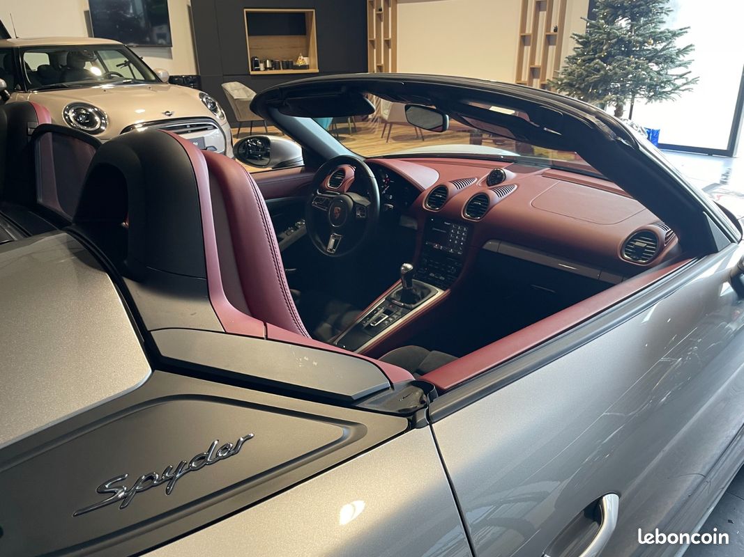 PORSCHE 718 SPYDER 4.0i 420 ch - PORSCHE APPROVED 12/2026 - BOSE - CARPLAY - INTERIEUR SPYDER CLASSIC HERITAGE - CAMERA (image 19)