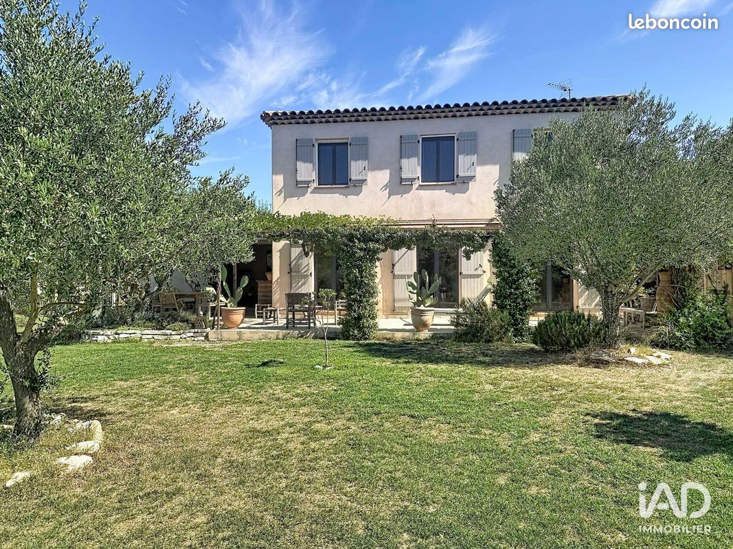 Maison 5 pièces 195 m² · à Trets · 195 m² · 729 000 €