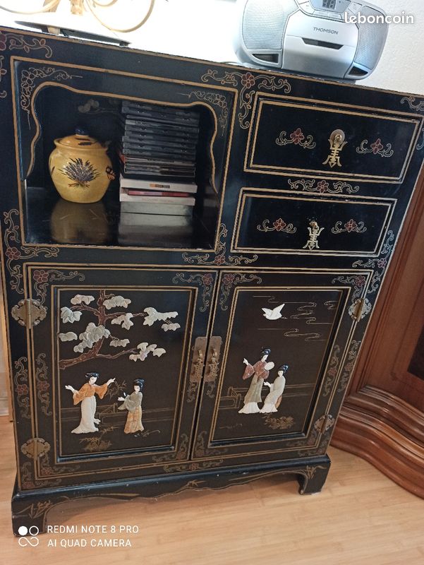 Meuble chinois laqué (image 1)