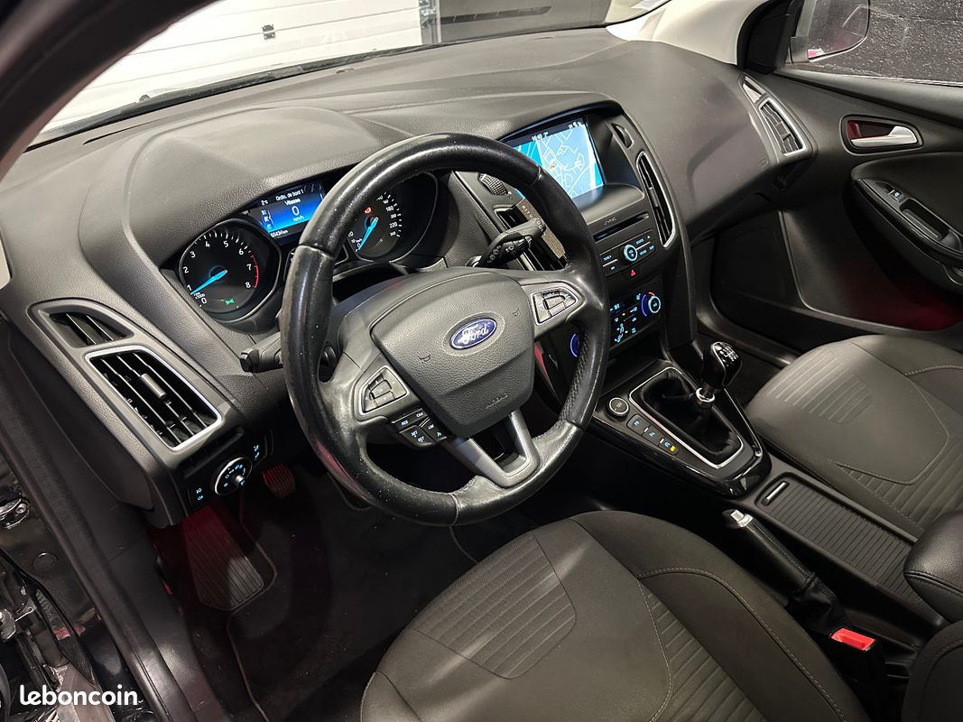 FORD FOCUS 1.0 EcoBoost 125ch Titanium (image 19)