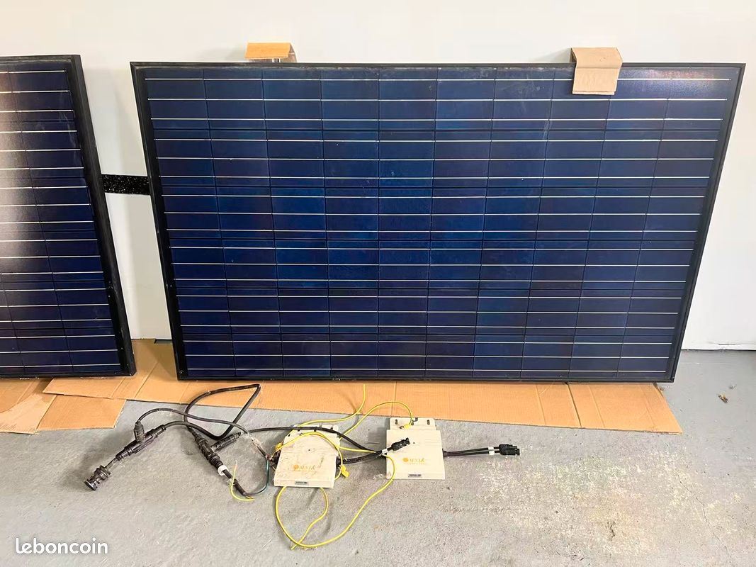 Deux panneaux photo-voltaïques et transformateurs (2x250W) (image 1)