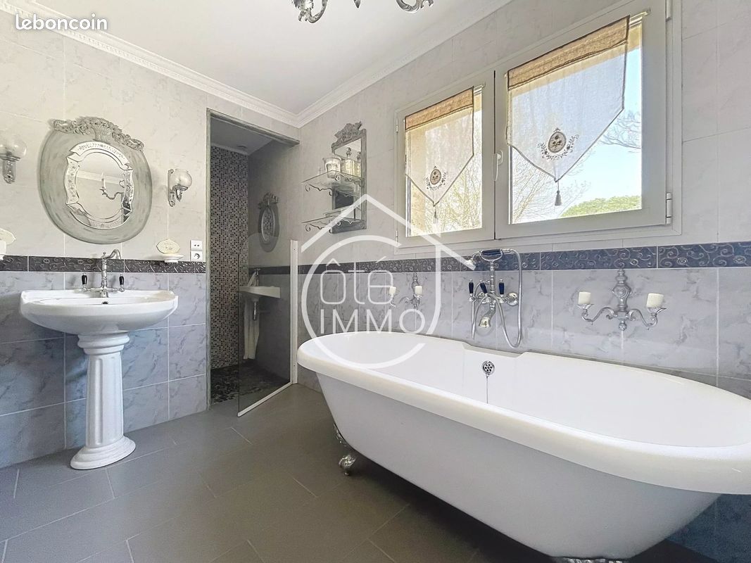 Propriété 8 pièces 385 m² (image 14)