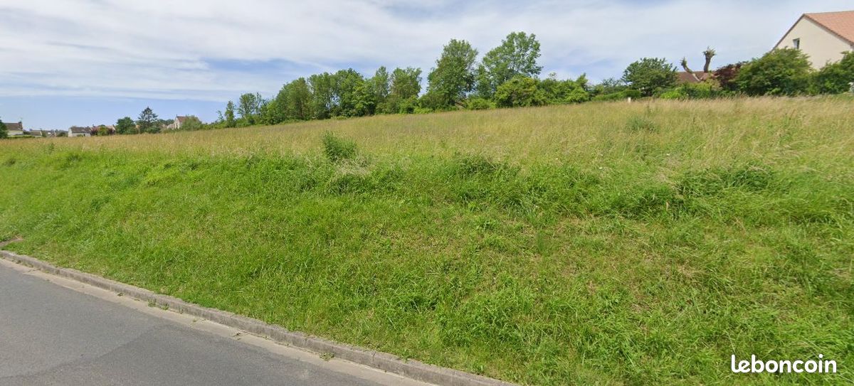 Terrain à bâtir de 839 m² à FAVEROLLES-ET-COEMY (51) · à Faverolles-Et-Coëmy · 88 000 €
