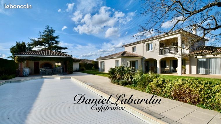Villa 7 pièces 220 m²