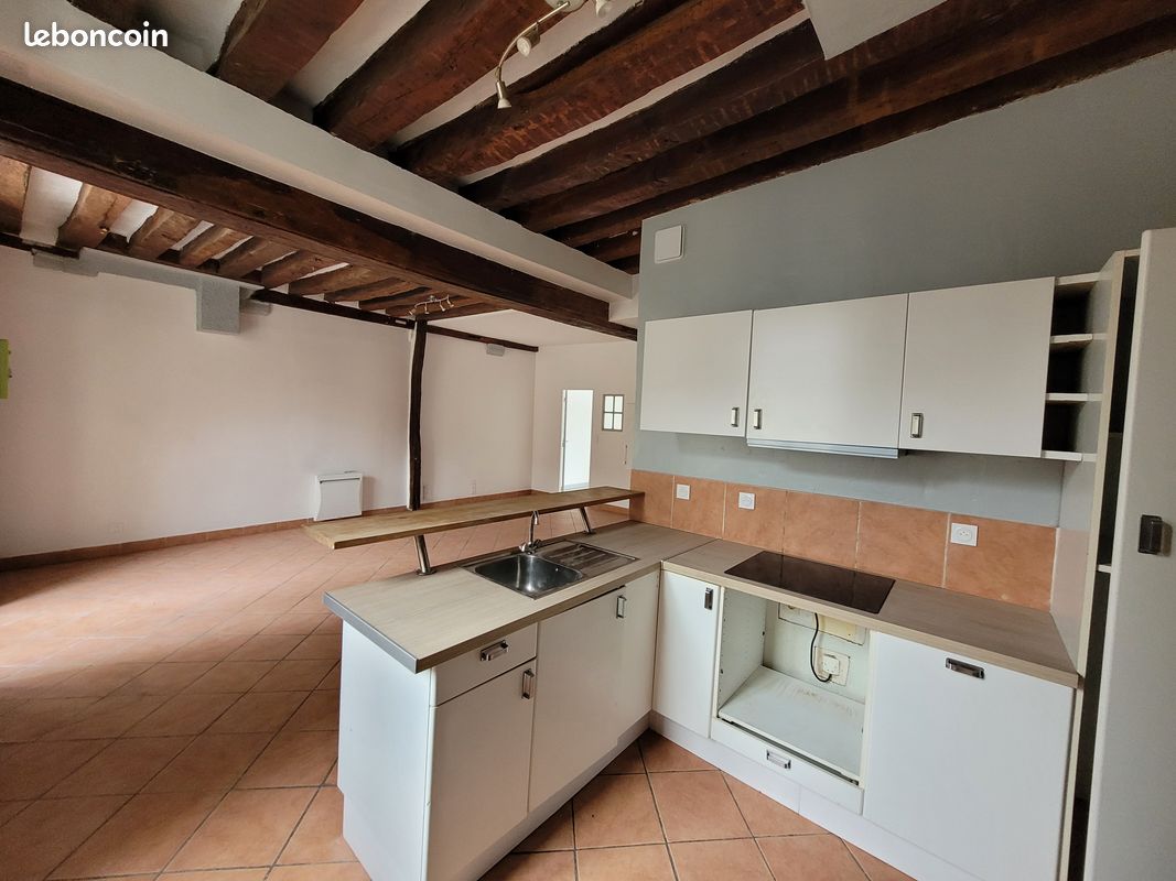 Appartement 3 pièces 70 m² · à Nemours · 69,6 m² · 850 €