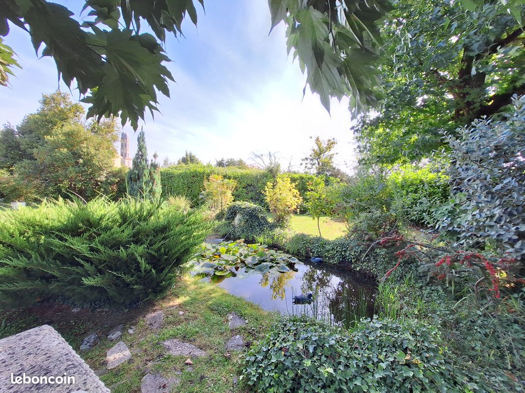 Maison 6 pièces 170 m² · à Lamarque · 170 m² · 260 000 €