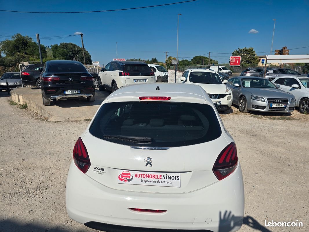 Peugeot 208 1.6 ehdi pack clim (image 4)