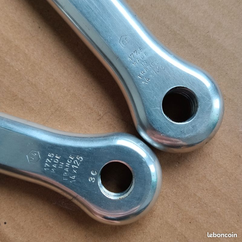 PEDALIER ROUTE STRONGLIGHT 8-9V. IMPACT NOIR 165mm 48-34 (AXE CARRE 107mm PEDALIER ROUTE STRONGLIGHT 8-9V. IMPACT NOIR 165mm 48-34 (AXE CARRE 107mm