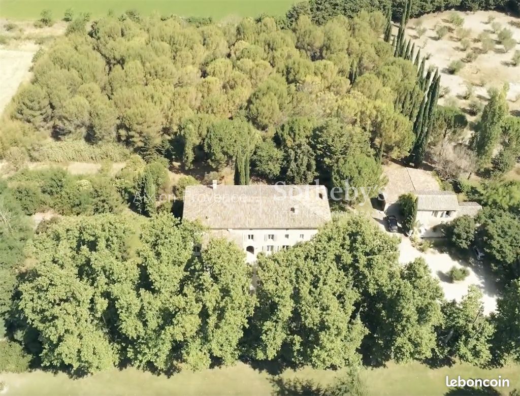 Maison 12 pièces 890 m² · à Aix-en-Provence · 890 m² · 2 100 000 €