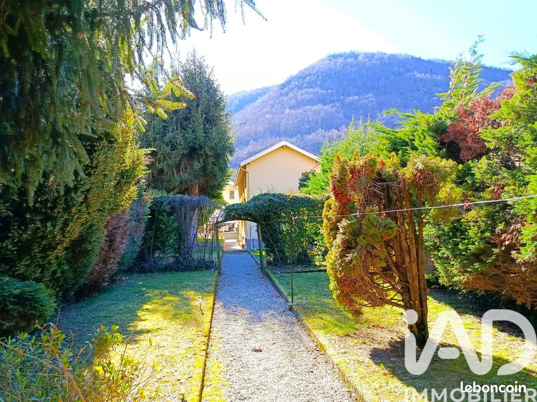 Propriété 8 pièces 245 m² (image 17)