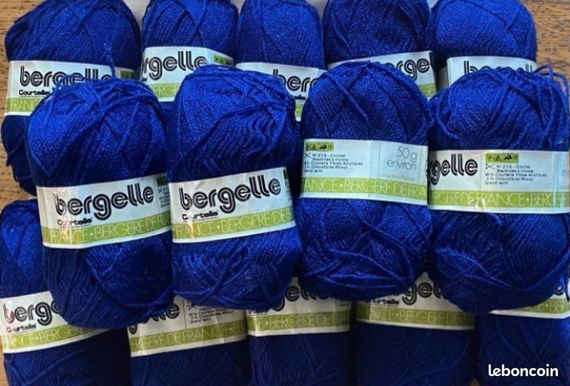 Lot 14 pelotes bleu foncé (image 1)