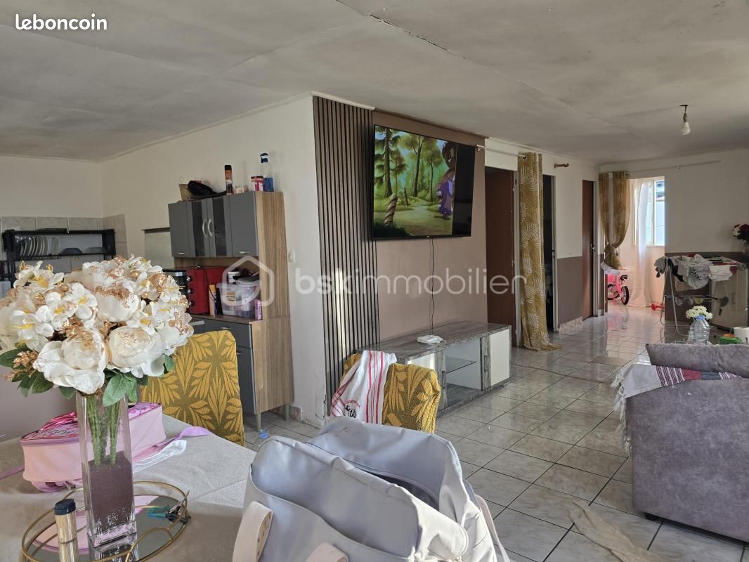 Appartement 3 pièces 80 m² · à Saint-André · 80 m² · 137 000 €