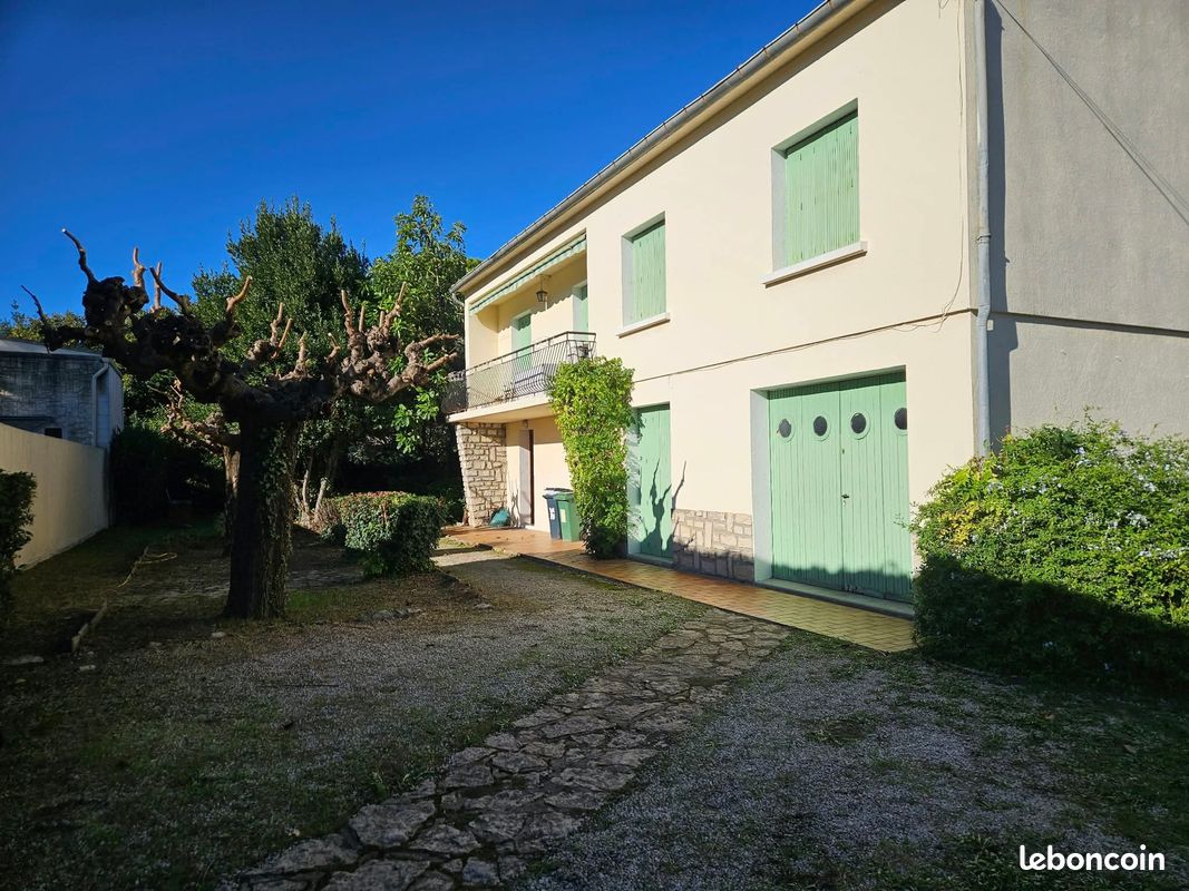 Maison 8 pièces 142 m² · à Nîmes · 142 m² · 320 000 €