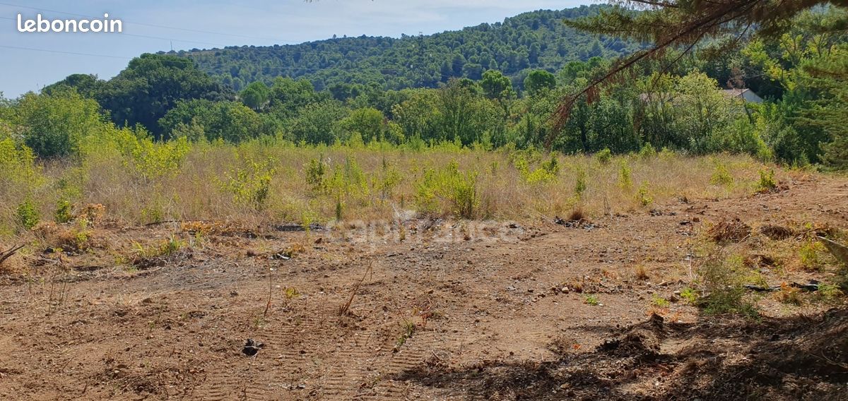 Terrain 8 747 m² Clermont L Herault · à Clermont-l'Hérault · 690 000 €