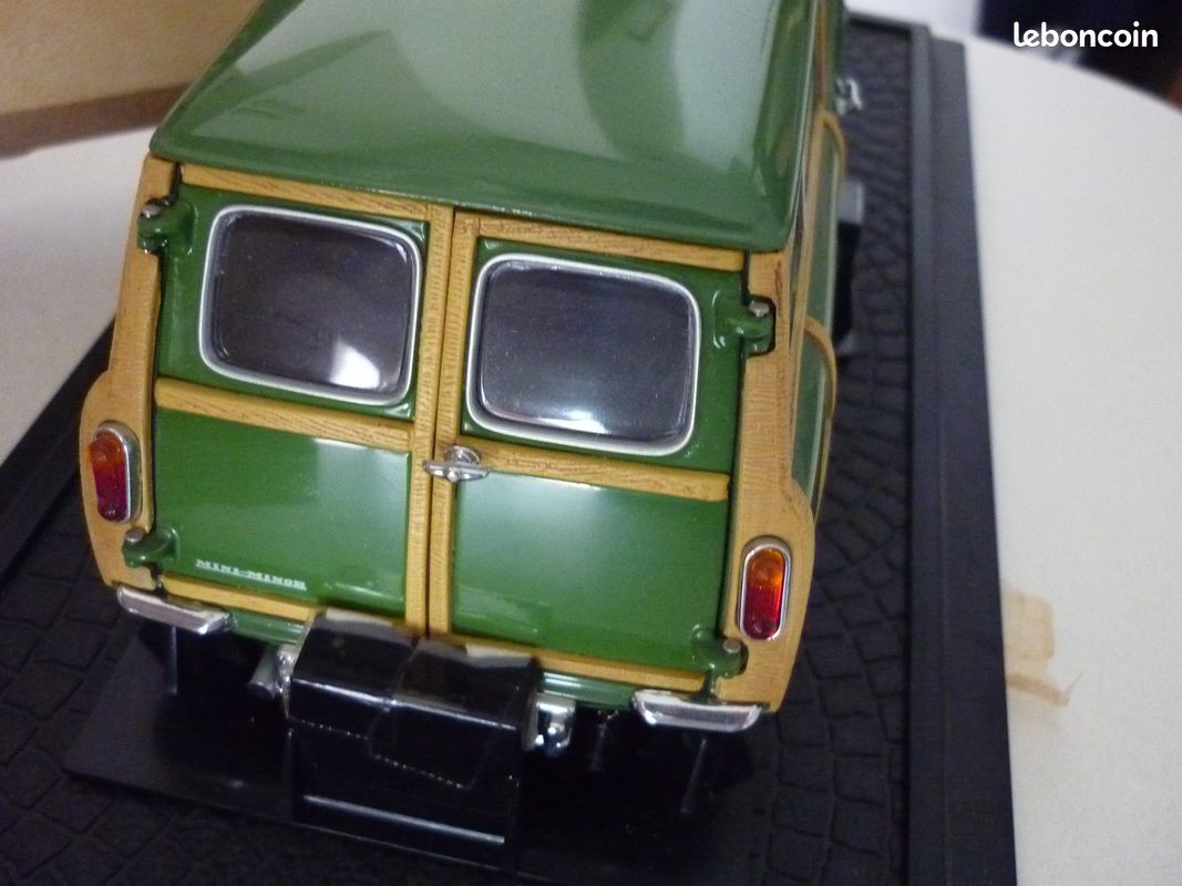 Morris Mini Traveller Rouge – Miniature Kyosho 1/18, Collection Rare