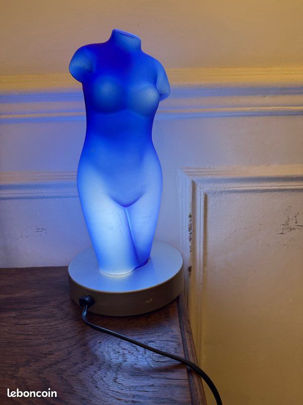 Human body table lampe (image 1)