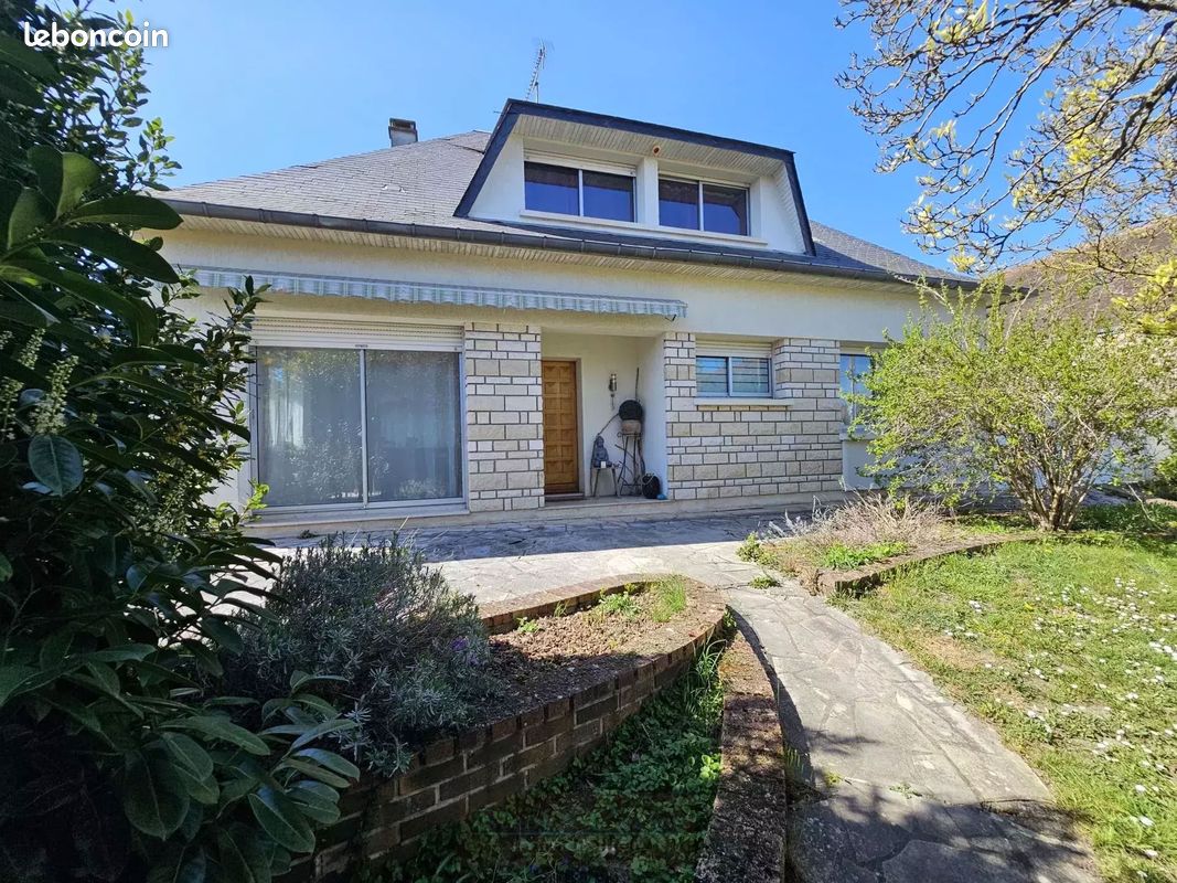 Maison 9 pièces 215 m² · à Villemandeur · 215 m² · 265 000 €
