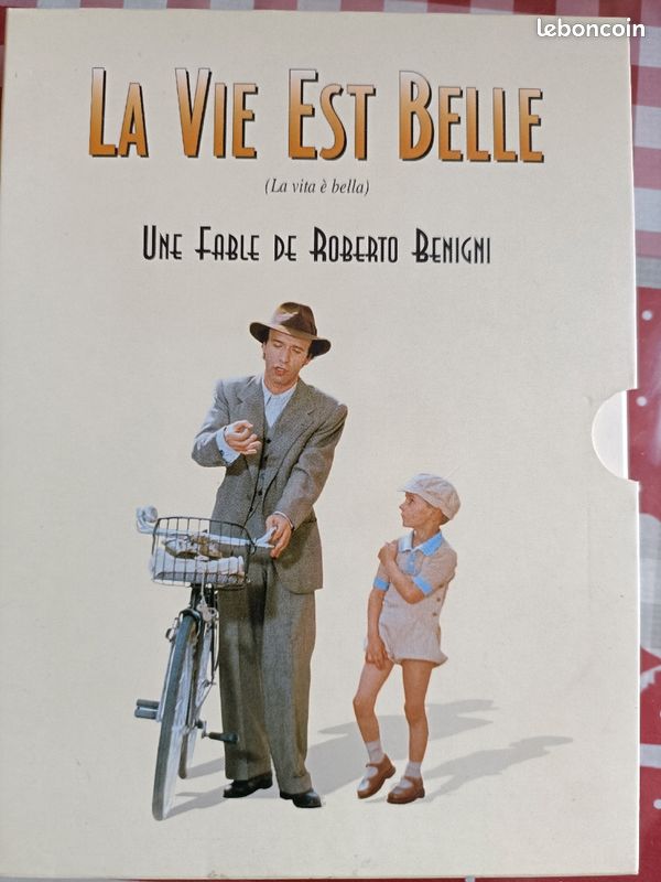Coffret collector de 2 dvd et 1 livret "la vie est belle " (image 10)