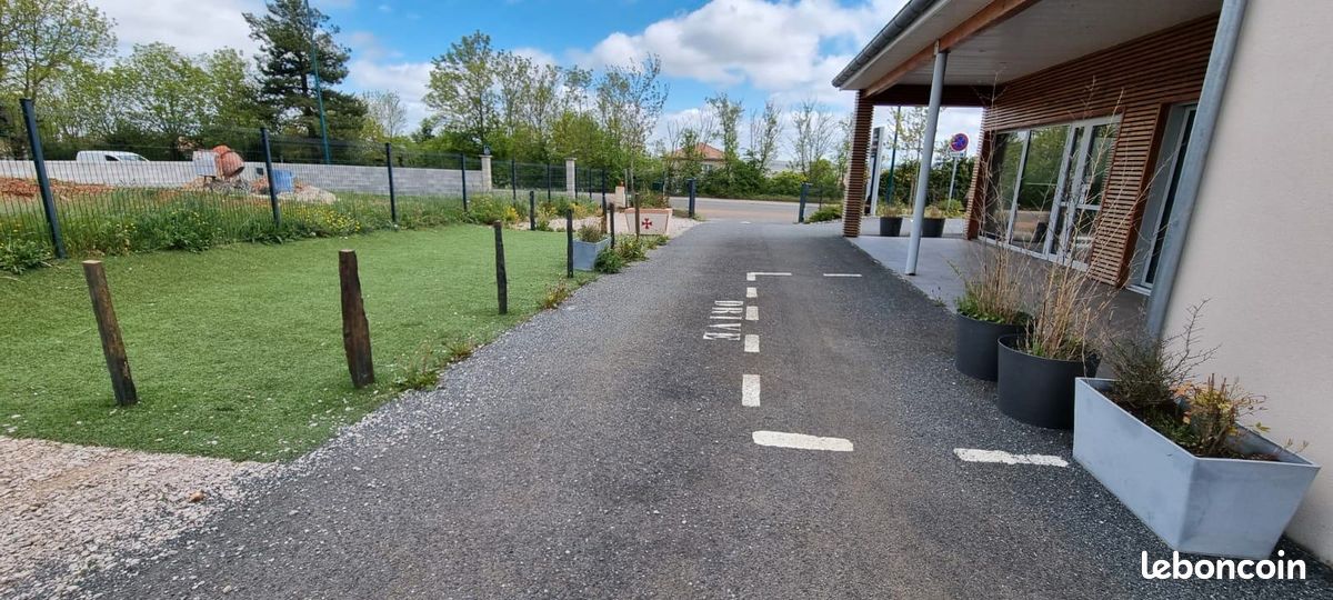 Immeuble 12 pièces 244 m² · à La Cavalerie · 244 m² · 482 000 €