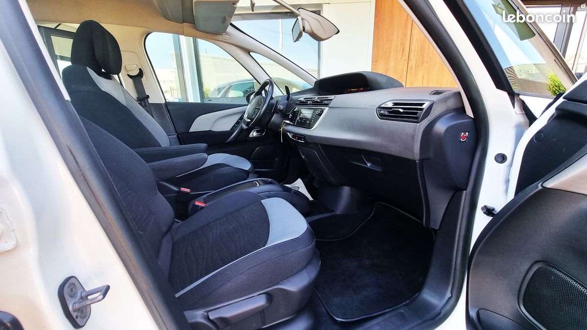 Citroen C4 PICASSO HDI 115CH EXCLUSIVE ETG6*TOIT PANORAMIQUE*ATTELAGE*PALETTE AU VOLANT*RADAR (image 13)