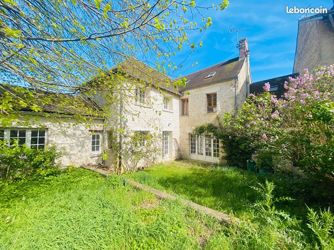 Maison 9 pièces 210 m² · au Mesnil-en-Thelle · 210 m² · 445 000 €