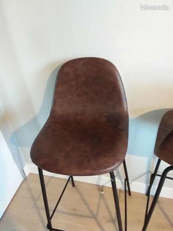 Tabourets marron (image 1)