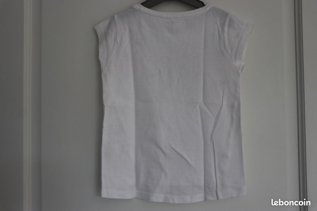 T shirt (image 3)