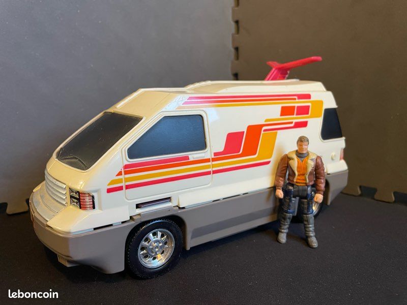 M.A.S.K. Kenner – Slingshot Avec Figurine Ace Riker – Loose Avec Boîte – Occasion