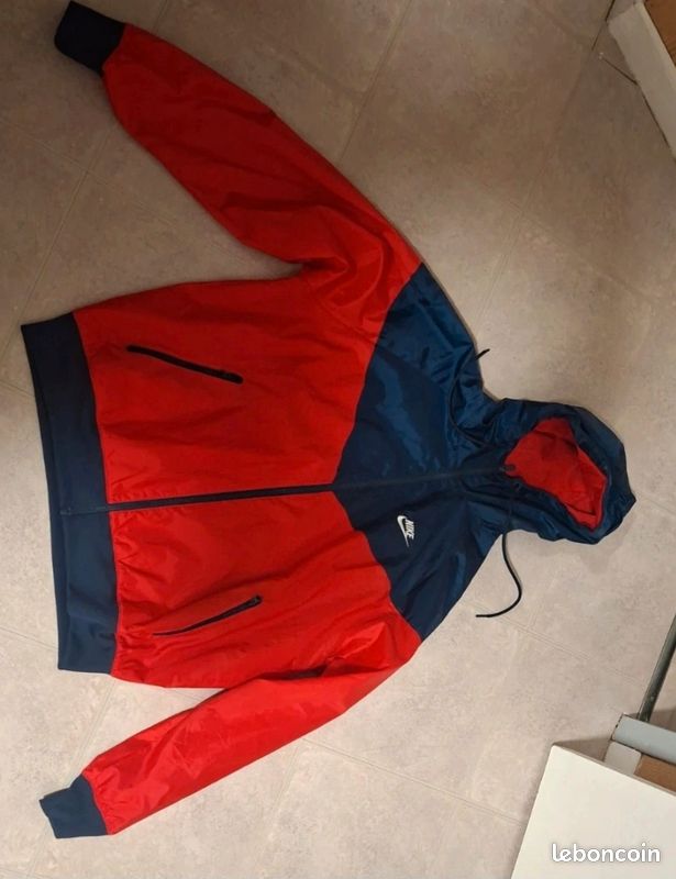 Coupe vent nike taille M (image 2)